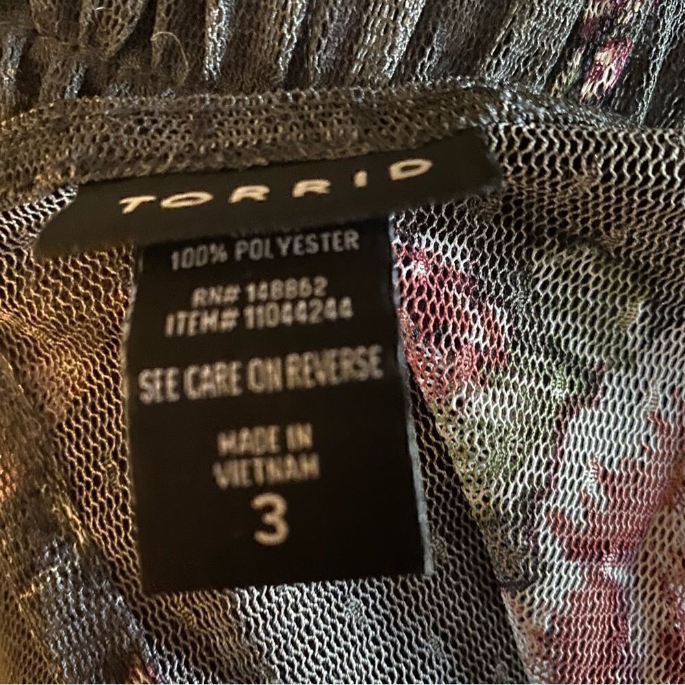 TORRID Sz 3 FLORAL swing tank top in lightweight poly blend - Picture 6 of 9